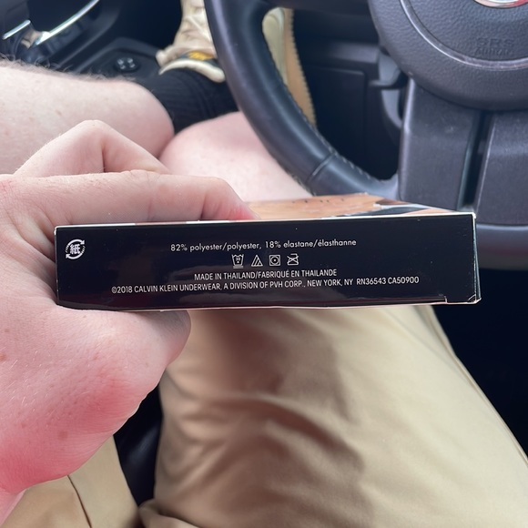 Calvin Klein Statement 1981 Men’s Low Rise Trunk in Black - Picture 7 of 8